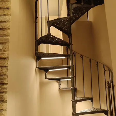 Apartament Colosseum Imperial Fora Ancient House In Monti Rzym
